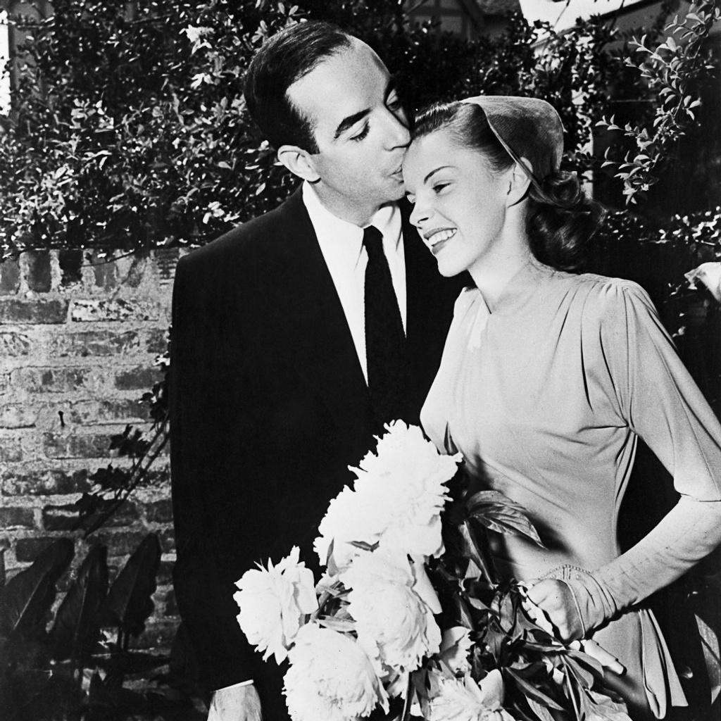 Vincente Minnelli and Judy Garland, Strike Up The Band, Vincente Minnelli and Judy Garland Married, Vincente MInnelli and Judy Garland child, Liza Minnelli, Famous Hollywood Families