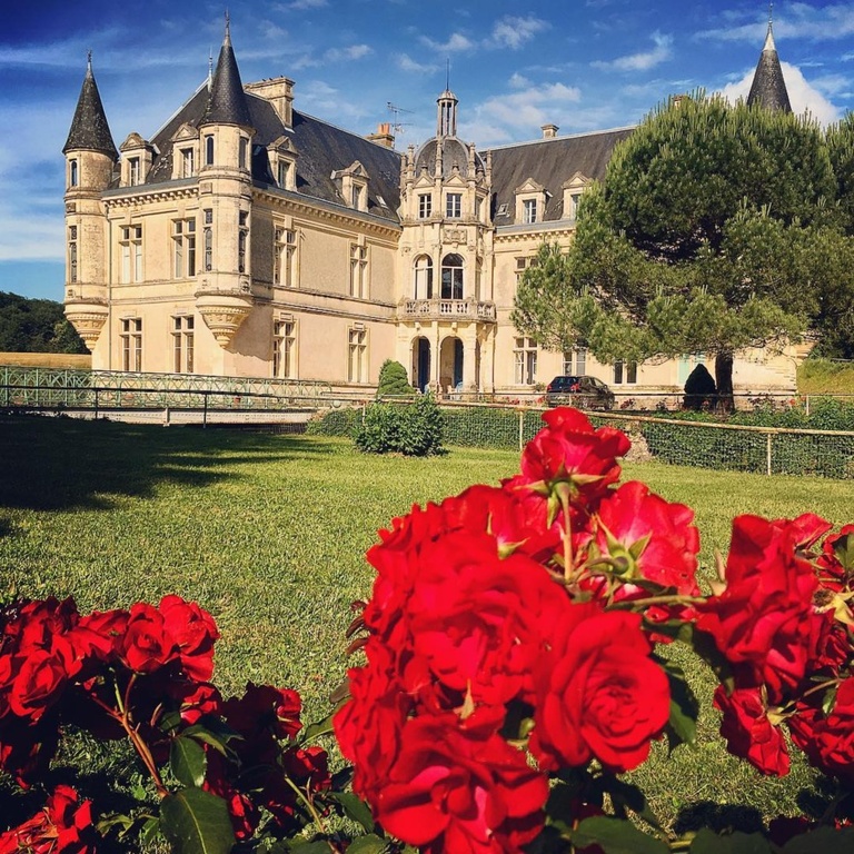 Couple Bought A 16th Century French Chateau And Renovated It Completely Journal