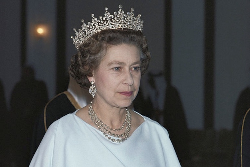 The Girls of Great Britain & Ireland Tiara Queen Elizabeth II