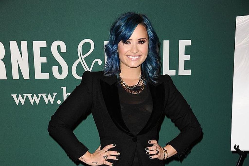 Demi Lovato Blue Hair