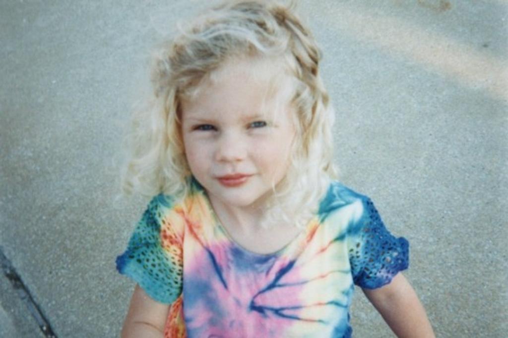 Taylor Swift child photos