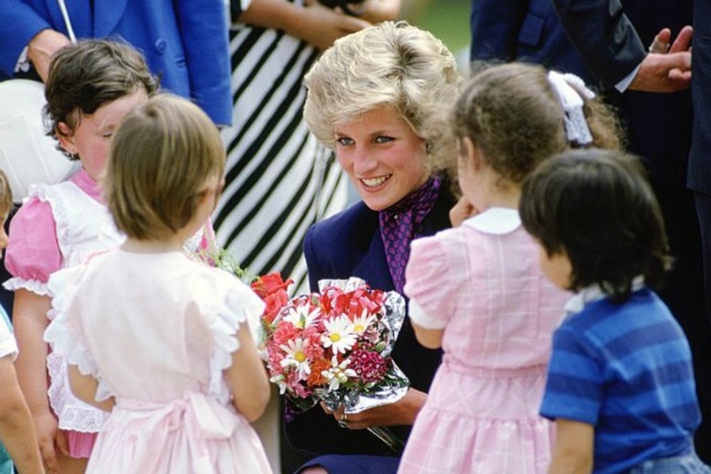 Princess Diana Without Hat