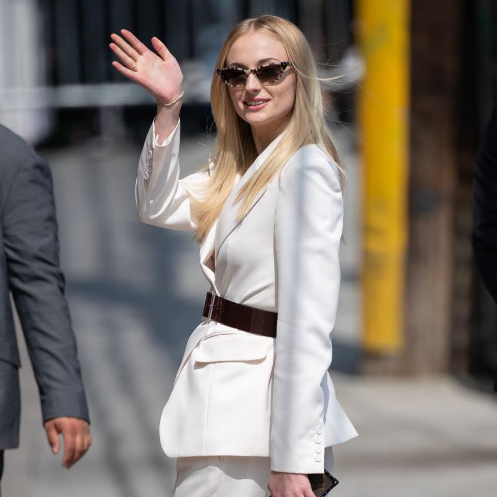 Sophie Turner protects daughter