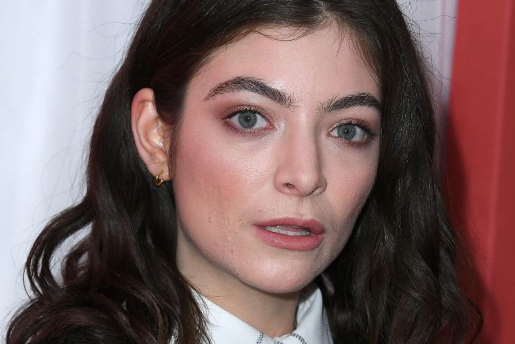 Lorde, unexpected age, conspiracy