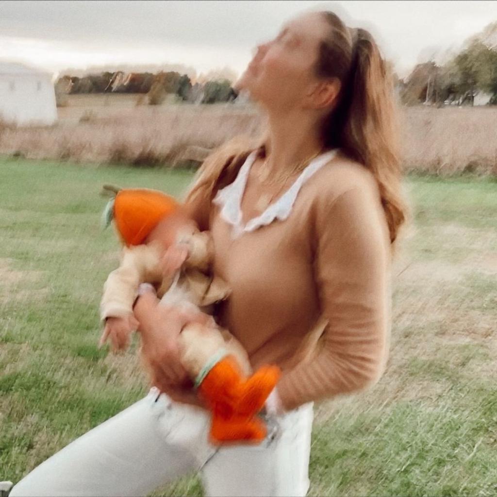 Gigi Hadid Baby Paparazzi