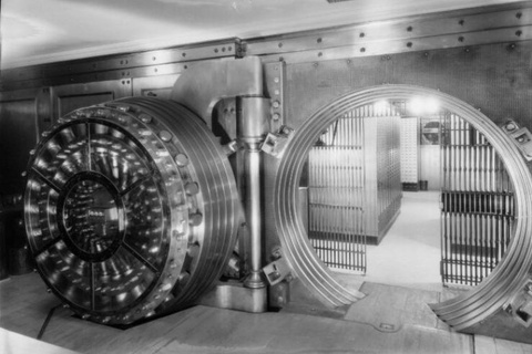 lloyds bank vault heist