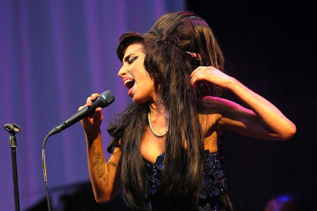 amy winehouse female vocals