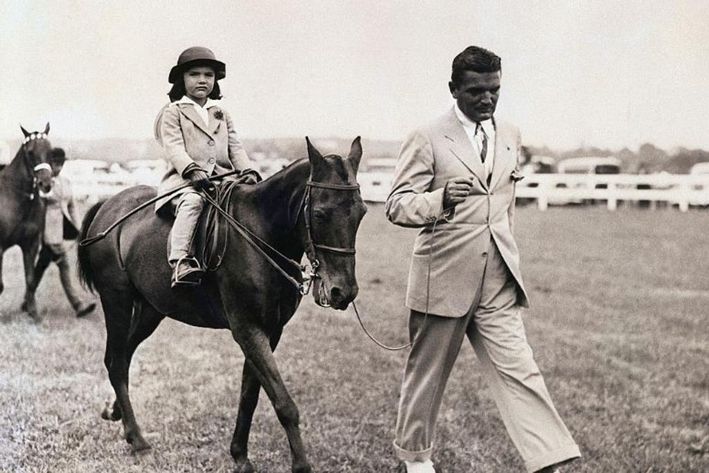 jacqueline kennedy childhood facts