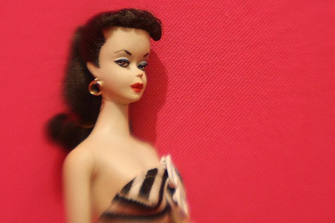 barbie doll brunette toy