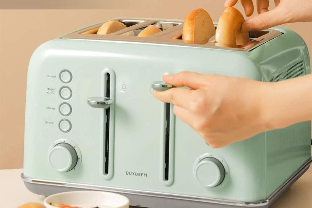BUYDEEM DT640 4-Slice Toaster