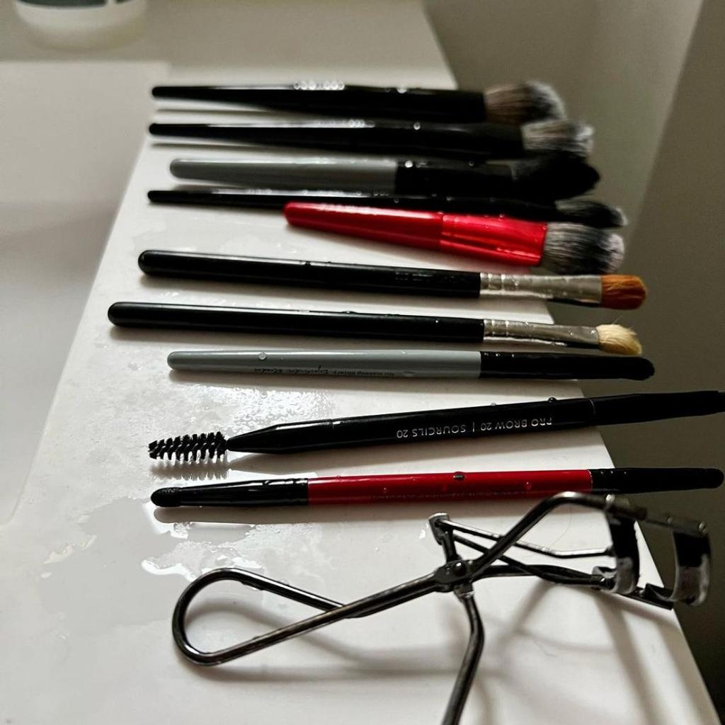 Makeup Brushes Cleaning Hacks