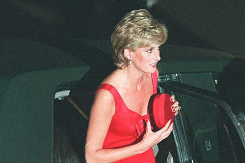 Cleavage Cutch Princess Diana