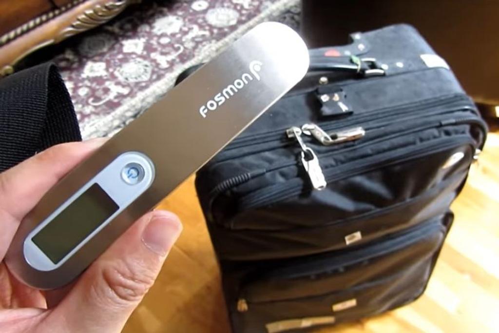 suitcase weight travel tips