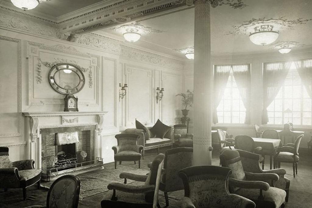 Titanic Library Room
