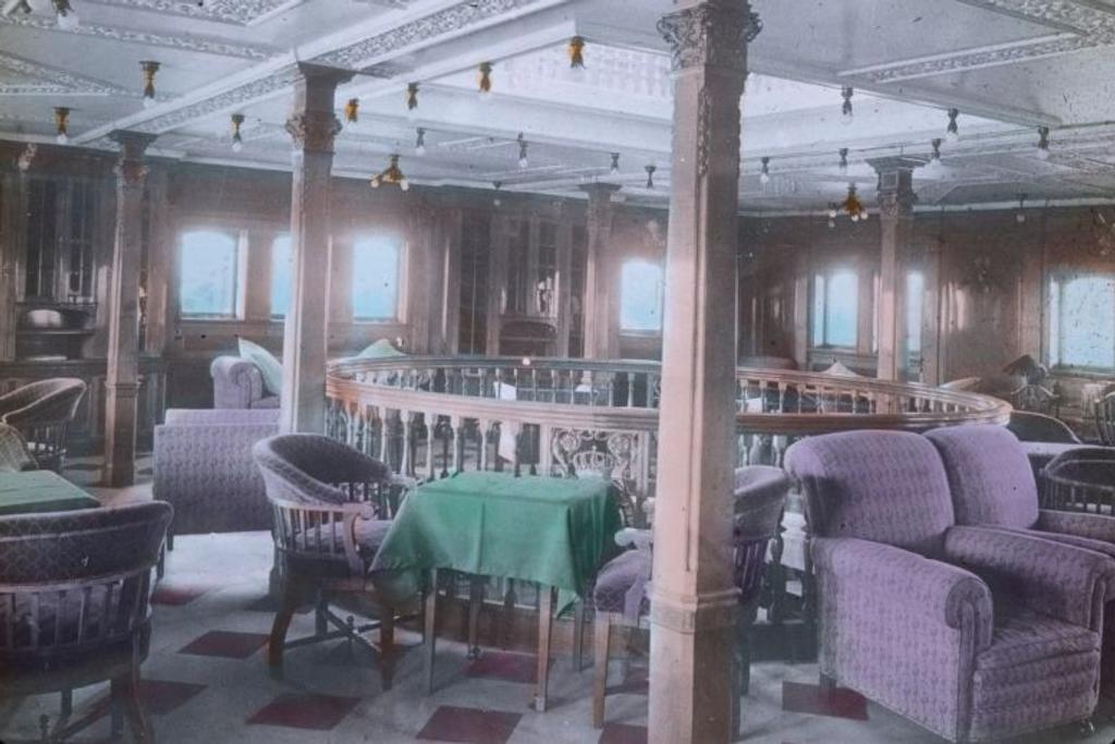 The Titanic Bar Lounge