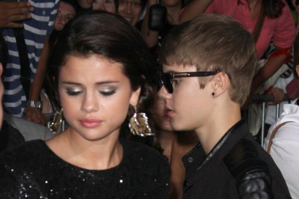 Selena Justin Breakup Couple
