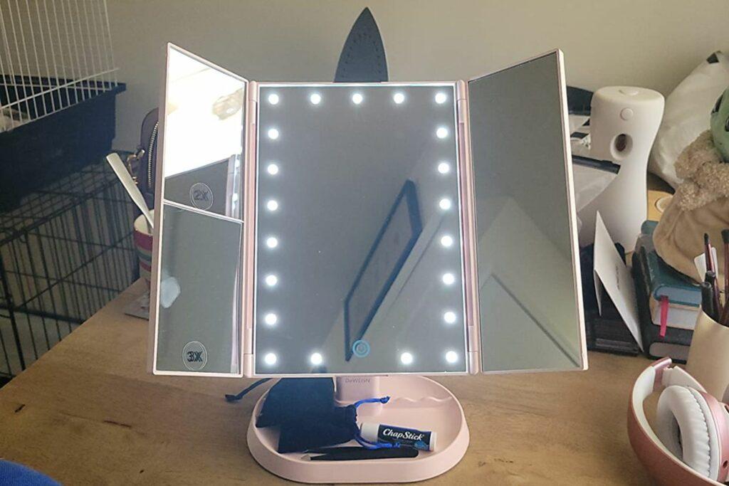 deweisn Trifold Lighted Vanity Makeup Mirror 